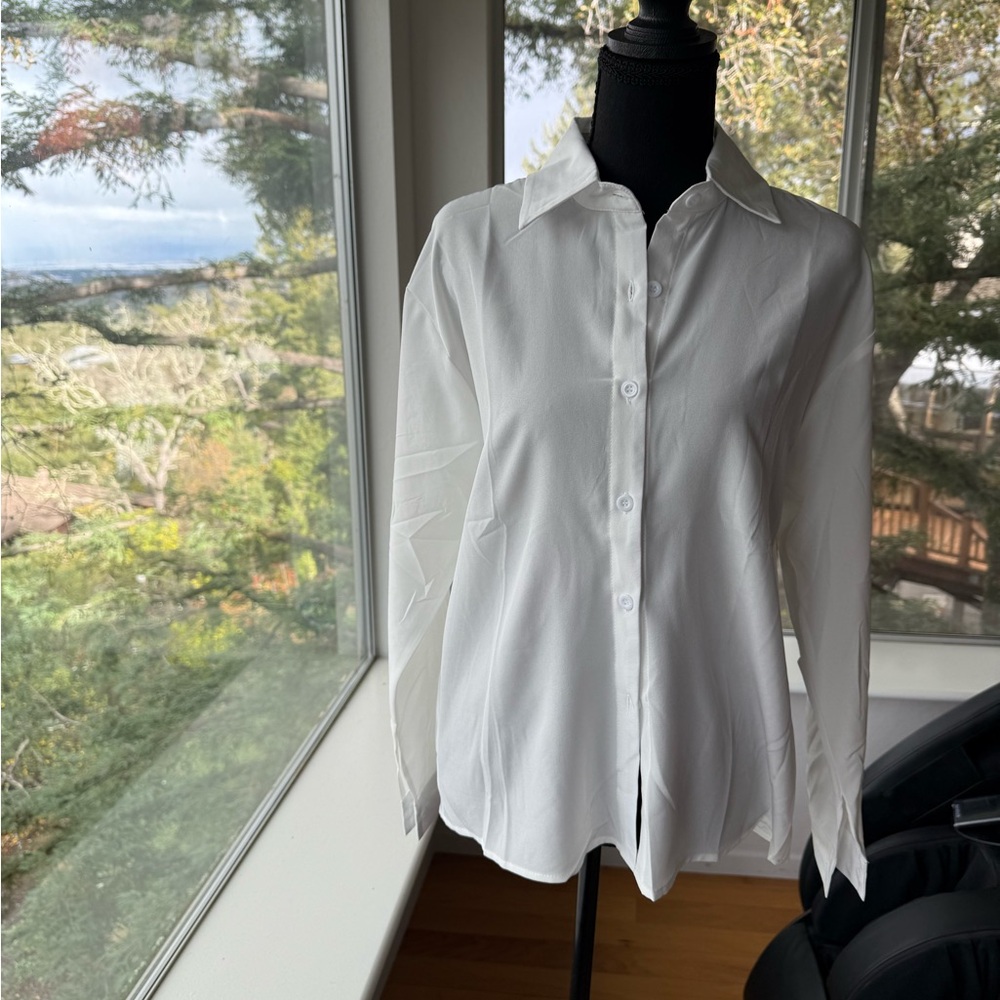 NWOT SHEIN Botton Down White Women Shirt, Small